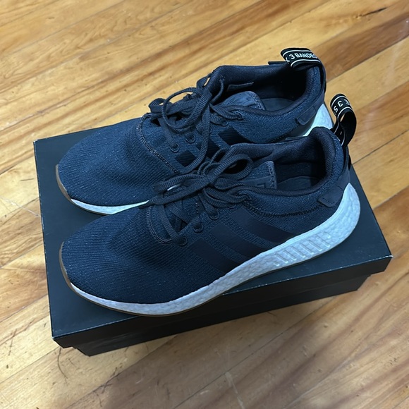 NMD R2 - Picture 3 of 5